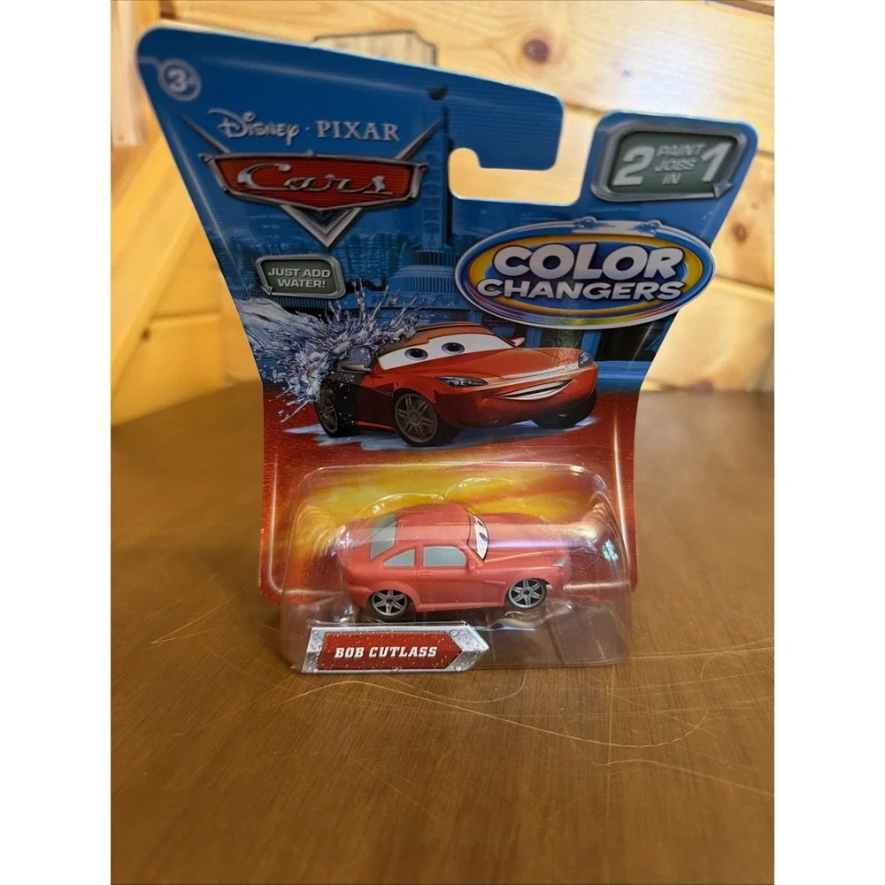 Disney Pixar Cars Color Changers BOB CUTLASS Car 2 Paint Jobs in 1 New Very Rare